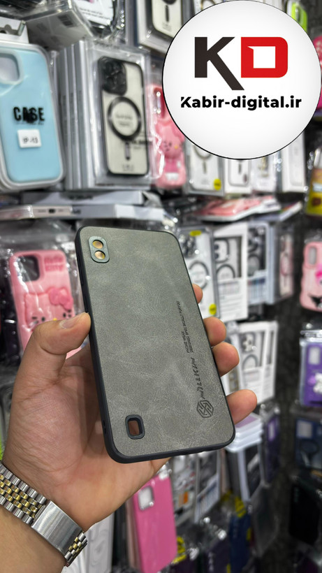 قاب گوشی Galaxy A10 سامسونگ نیلکین NILLKIN سوزنی چرمی محافظ لنز دار خاکستری