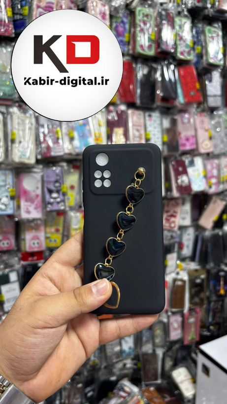 قاب گوشی POCO M4 Pro 5G شیائومی طرح سیلیکونی لاکچری دستبندی زنجیری قلبی آویزدار محافظ لنز دار مشکی