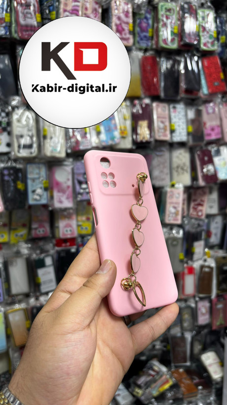 قاب گوشی POCO M4 Pro 4G شیائومی طرح سیلیکونی لاکچری دستبندی زنجیری قلبی آویزدار محافظ لنز دار صورتی