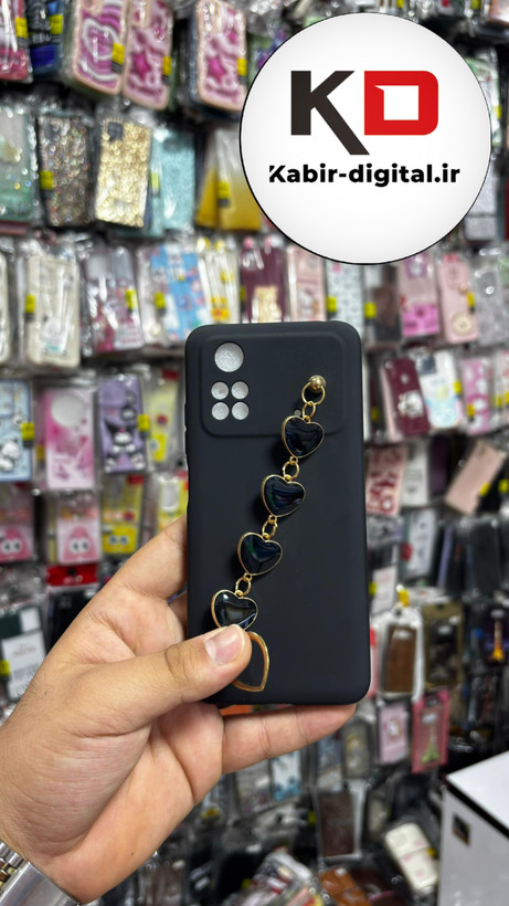 قاب گوشی POCO M4 Pro 4G شیائومی طرح سیلیکونی لاکچری دستبندی زنجیری قلبی آویزدار محافظ لنز دار مشکی