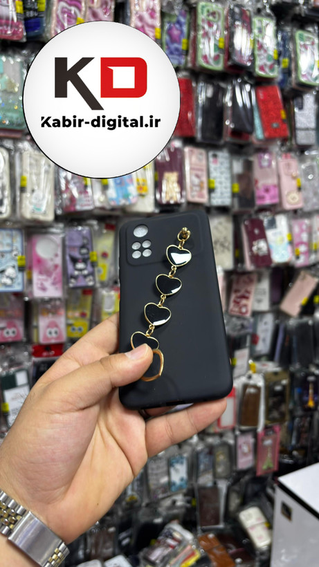 قاب گوشی POCO M4 Pro 4G شیائومی طرح سیلیکونی لاکچری دستبندی زنجیری قلبی آویزدار محافظ لنز دار مشکی