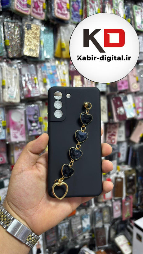 قاب گوشی Galaxy S21 FE سامسونگ طرح سیلیکونی لاکچری دستبندی زنجیری قلبی آویزدار محافظ لنز دار مشکی