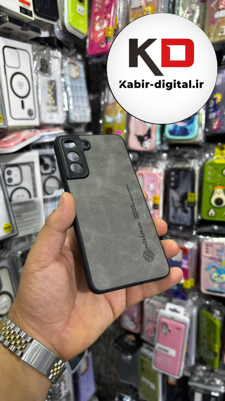 قاب گوشی Galaxy S21 FE سامسونگ نیلکین NILLKIN سوزنی چرمی محافظ لنز دار خاکستری