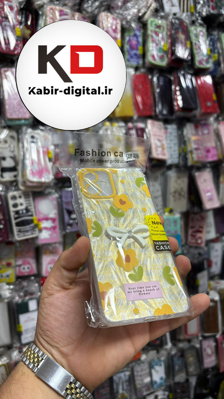 قاب گوشی Galaxy A06سامسونگ Brush Case طرح پاپیون و گل زرد محافظ لنز دار