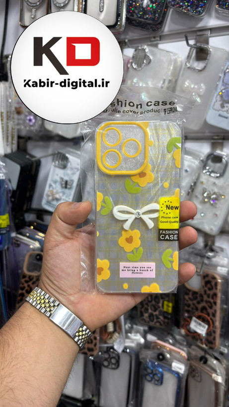 قاب گوشی iPhone 15 Pro Max آیفون Brush Case طرح پاپیون و گل زرد محافظ لنز دار