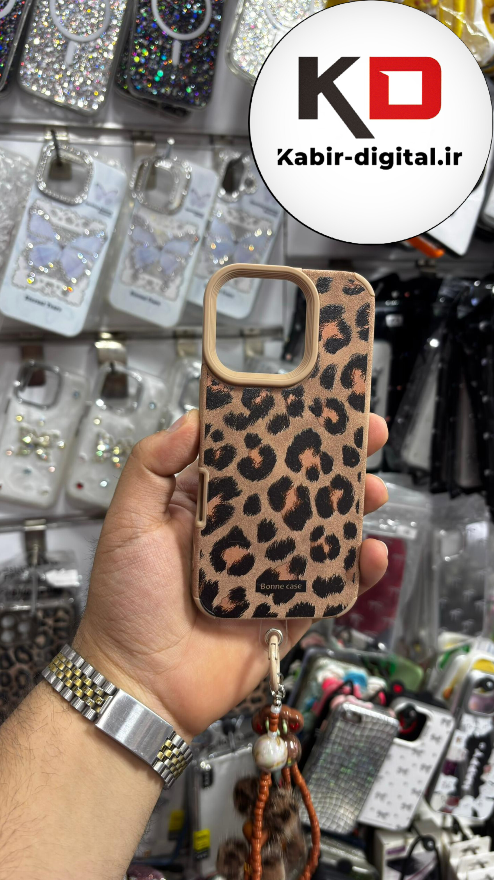 قاب گوشی iPhone 16 Proآیفون پلنگی سولید همراه با آویز
