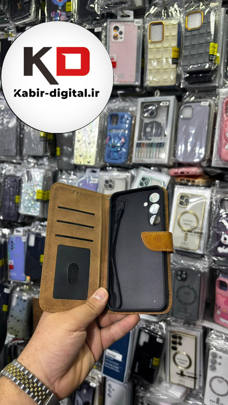 کیف گوشی Galaxy S23 FEسامسونگ چرم مگنتی جاکارتی بند آویز دار قهوه ایی روشن