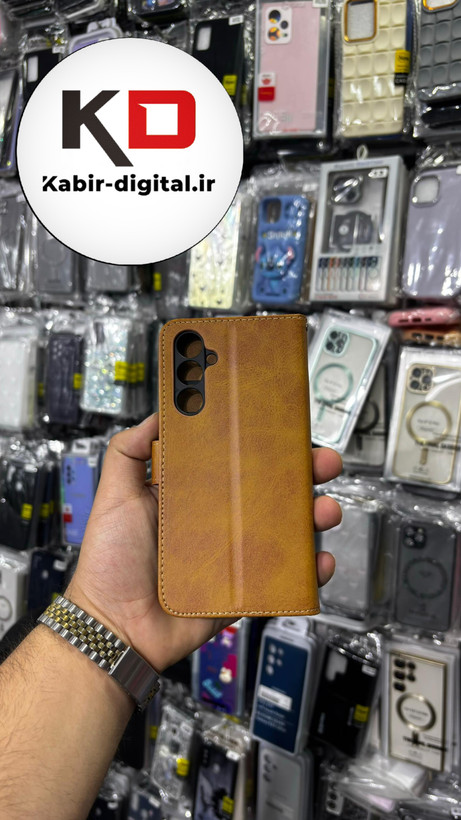 کیف گوشی Galaxy S23 FEسامسونگ چرم مگنتی جاکارتی بند آویز دار قهوه ایی روشن