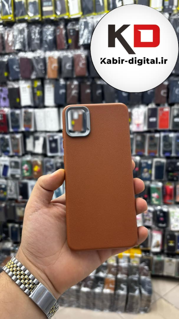 قاب گوشی Galaxy A05سامسونگ لدر دیزاین SOFT Lether Design اسپیگن Spigen سیلیکونی طرح چرم قهوه ایی