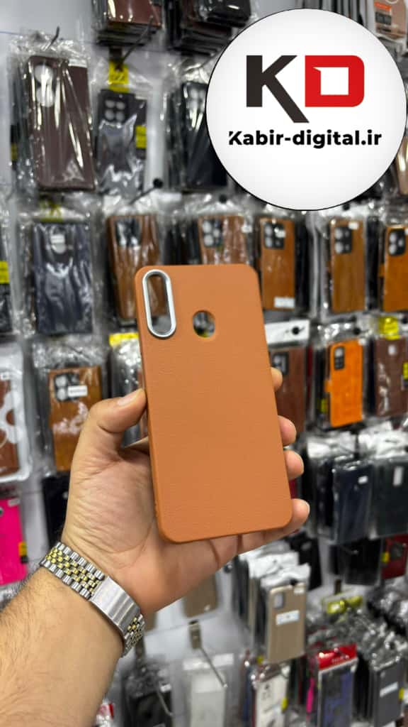 قاب گوشی Galaxy A20s سامسونگ لدر دیزاین SOFT Lether Design سیلیکونی پاپ سوکت دار عروسکی طرح چرم قهوه ایی