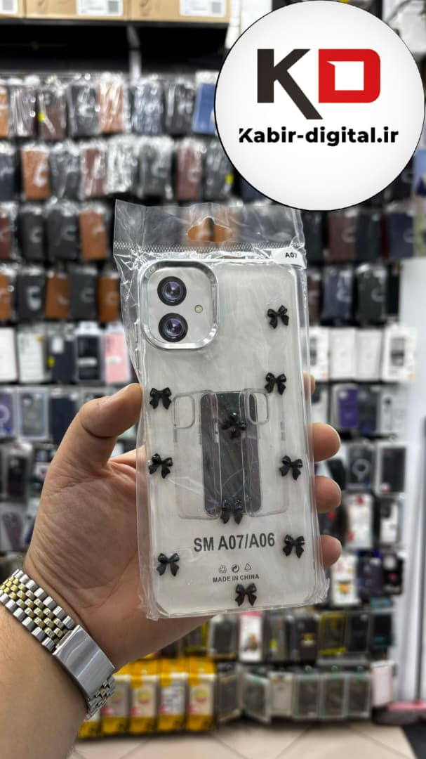 قاب گوشی Galaxy A07 / A06 سامسونگ لاکچری شفاف رزینی طرح شاین لنز کرومی طرح پاپیون مشکی