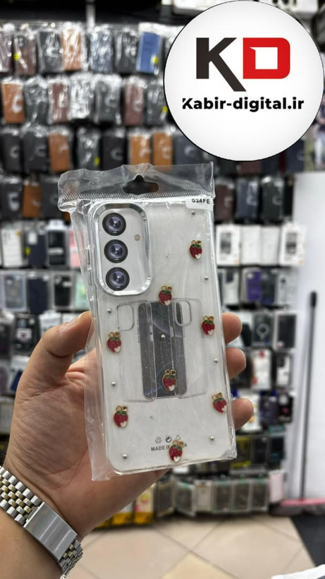 قاب گوشی Galaxy S24 FE سامسونگ لاکچری شفاف رزینی طرح شاین لنز کرومی طرح توت فرنگی