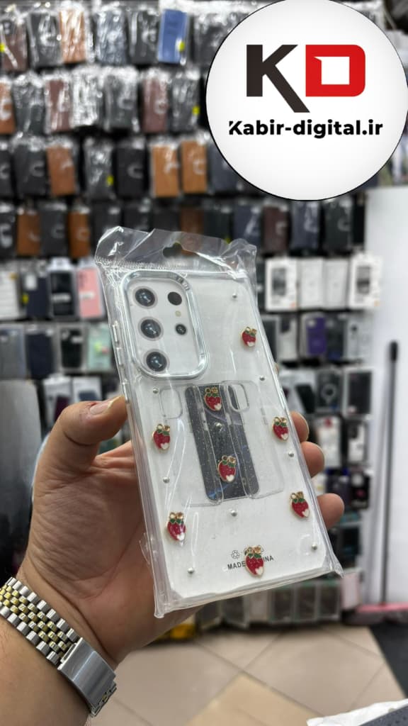 قاب گوشی Galaxy S24 Utra سامسونگ لاکچری شفاف رزینی طرح شاین لنز کرومی طرح توت فرنگی