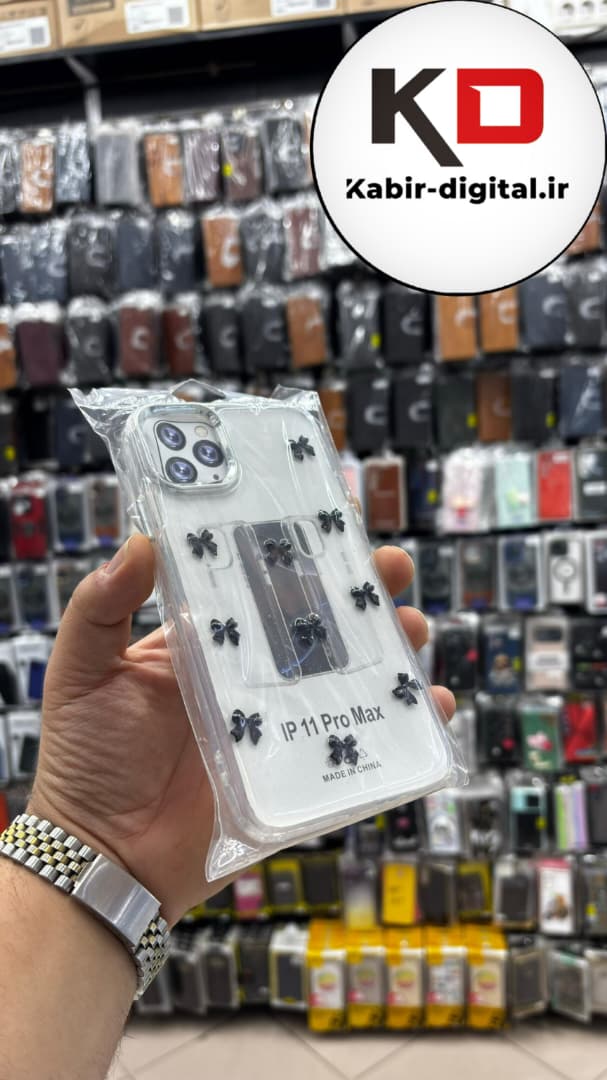 قاب گوشی iPhone 11 Pro Max آیفون لاکچری شفاف رزینی طرح شاین لنز کرومی طرح پاپیون مشکی