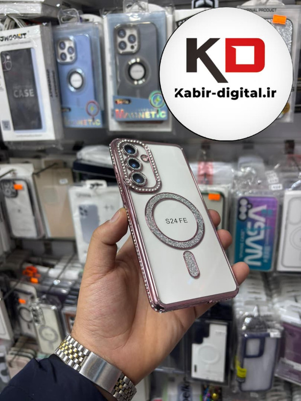 قاب گوشی Galaxy S24 FE سامسونگ الکتروپلیتینگ ژله ای شفاف اورجینال طرح مگ سیف نگین دار شاین محافظ لنز دار صورتی