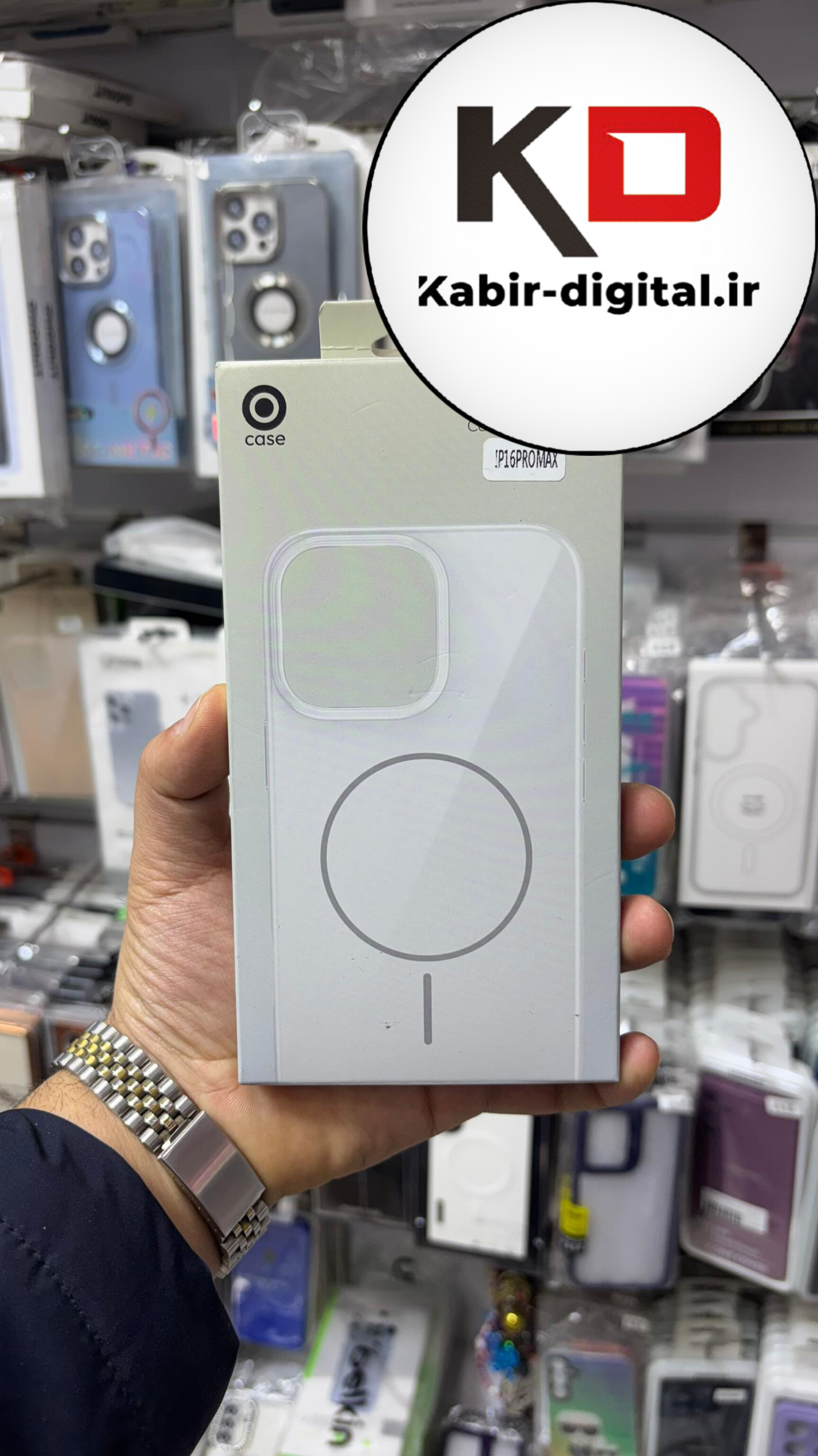 قاب گوشی iPhone 16 Pro Max آیفون سیلیکونی پاک کنی اورجینال مگ سیف دار Magsafe سفید