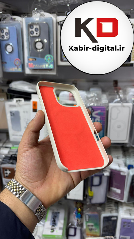 قاب گوشی iPhone 16 Pro Max آیفون سیلیکونی پاک کنی اورجینال مگ سیف دار Magsafe سفید