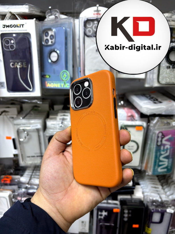کاور گوشی آیفون iphone 14 Pro طرح چرم اورجینال مگ سیف لنز کرومی عسلی