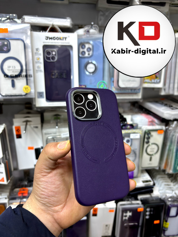 کاور گوشی آیفون iphone 14 Pro طرح چرم اورجینال مگ سیف لنز کرومی بنفش