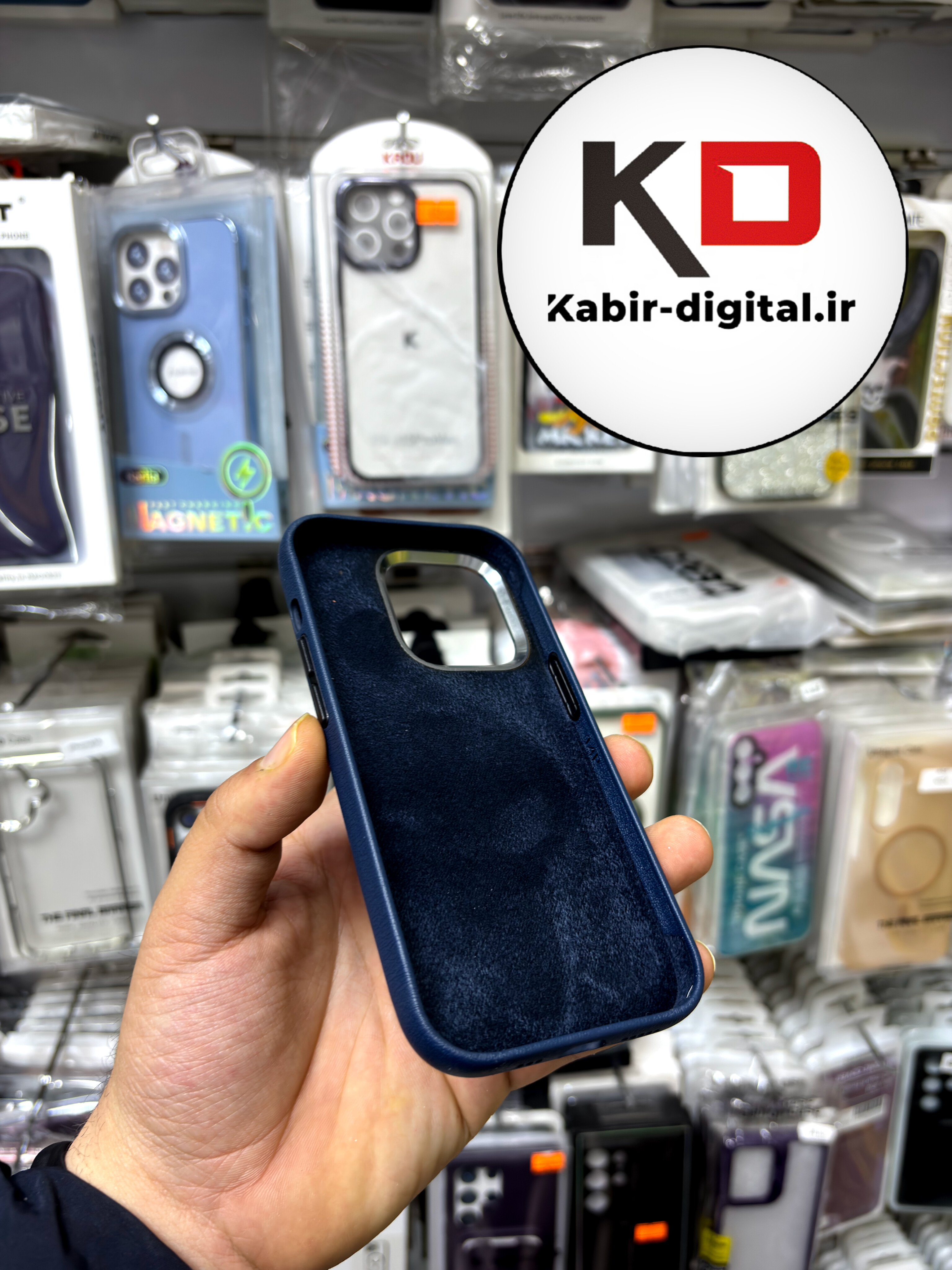 کاور گوشی آیفون iphone 14 Pro طرح چرم اورجینال مگ سیف لنز کرومی سرمه ایی