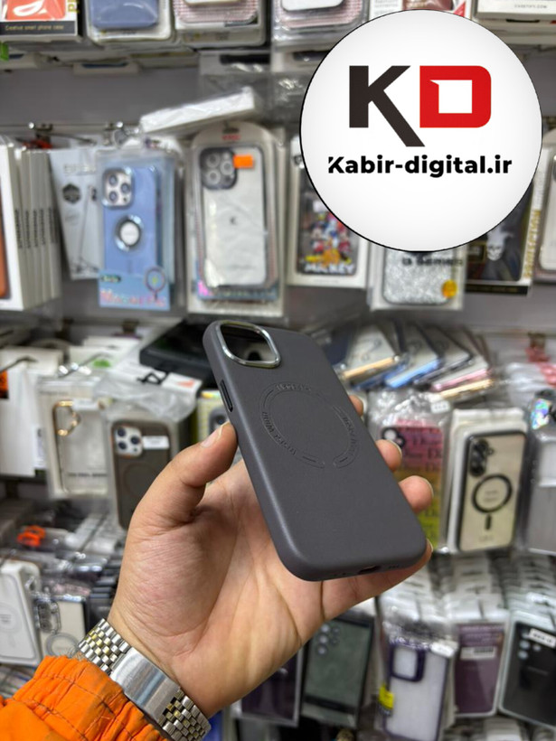 کاور گوشی آیفون iphone 13/14 طرح چرم اورجینال مگ سیف لنز کرومی مشکی