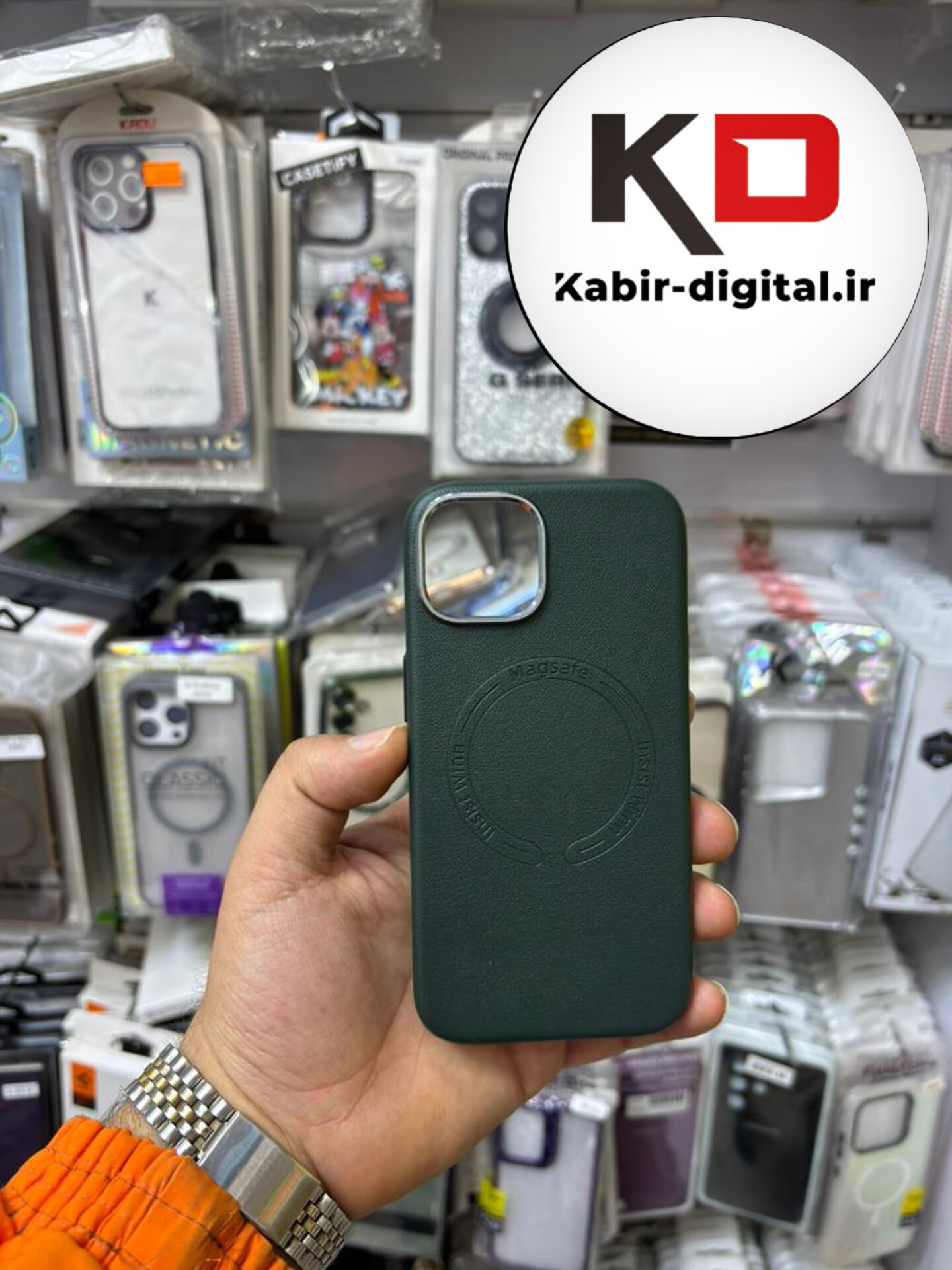 کاور گوشی آیفون iphone 13/14 طرح چرم اورجینال مگ سیف لنز کرومی سبز
