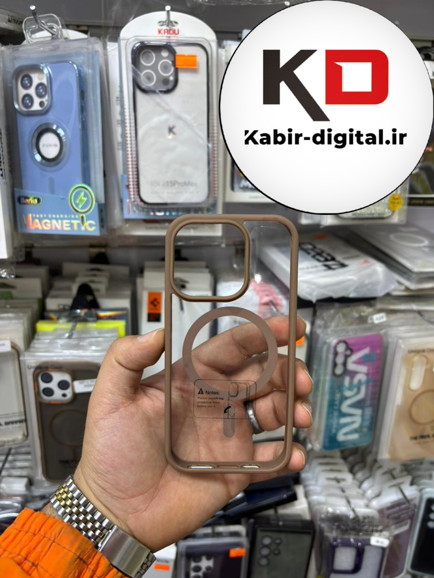 قاب گوشی iPhone 16 pro آیفون اورجینال Spigen شفاف مگ سیف Magsafe اورجینال قهوه ایی
