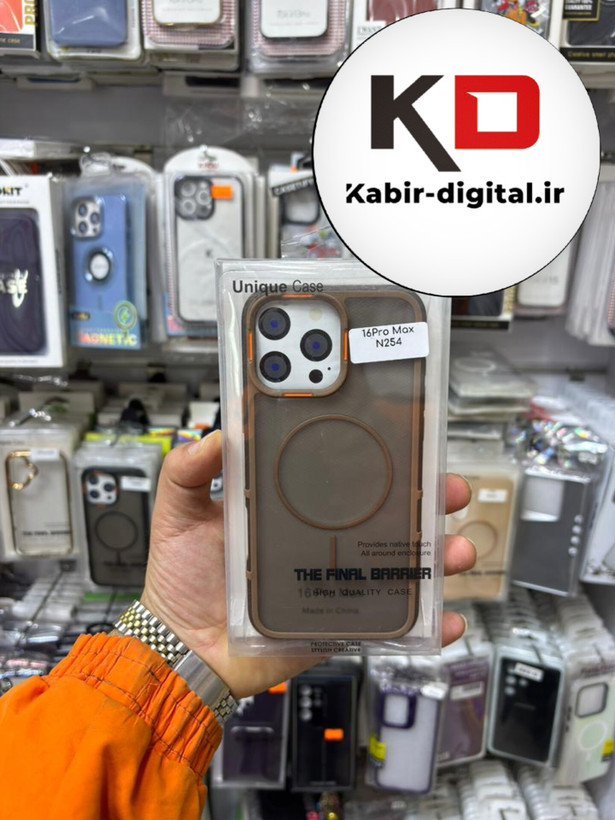 قاب گوشی iPhone 16 Pro Max آیفون پشت مات PC مگ سیف دار اصلی درجه یک یونیک کیس Unique Case اورجینال دور سیلیکونی قهوه ایی