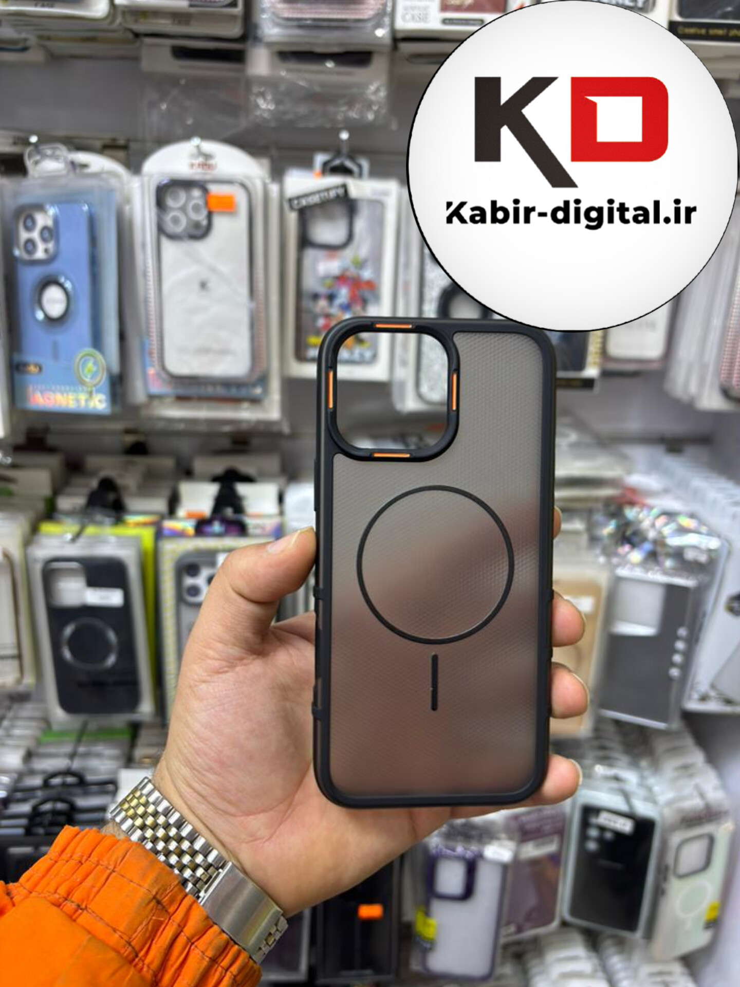 قاب گوشی iPhone 16 Pro Max آیفون پشت مات PC مگ سیف دار اصلی درجه یک یونیک کیس Unique Case اورجینال دور سیلیکونی مشکی