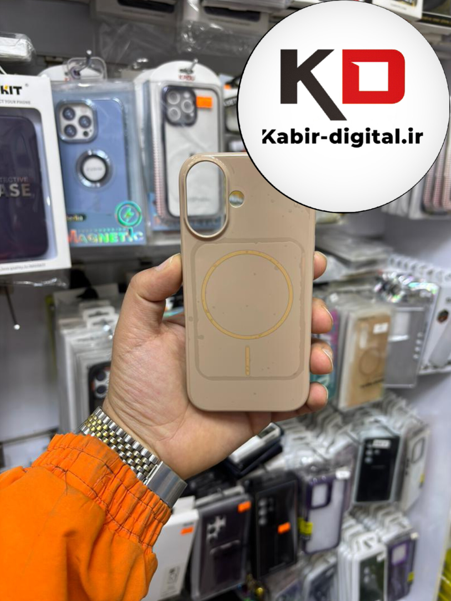 قاب گوشی iPhone 16 آیفون سیلیکونی Metalic اکلیلی مگ سیف Magsafe اورجینال محافظ لنز دار