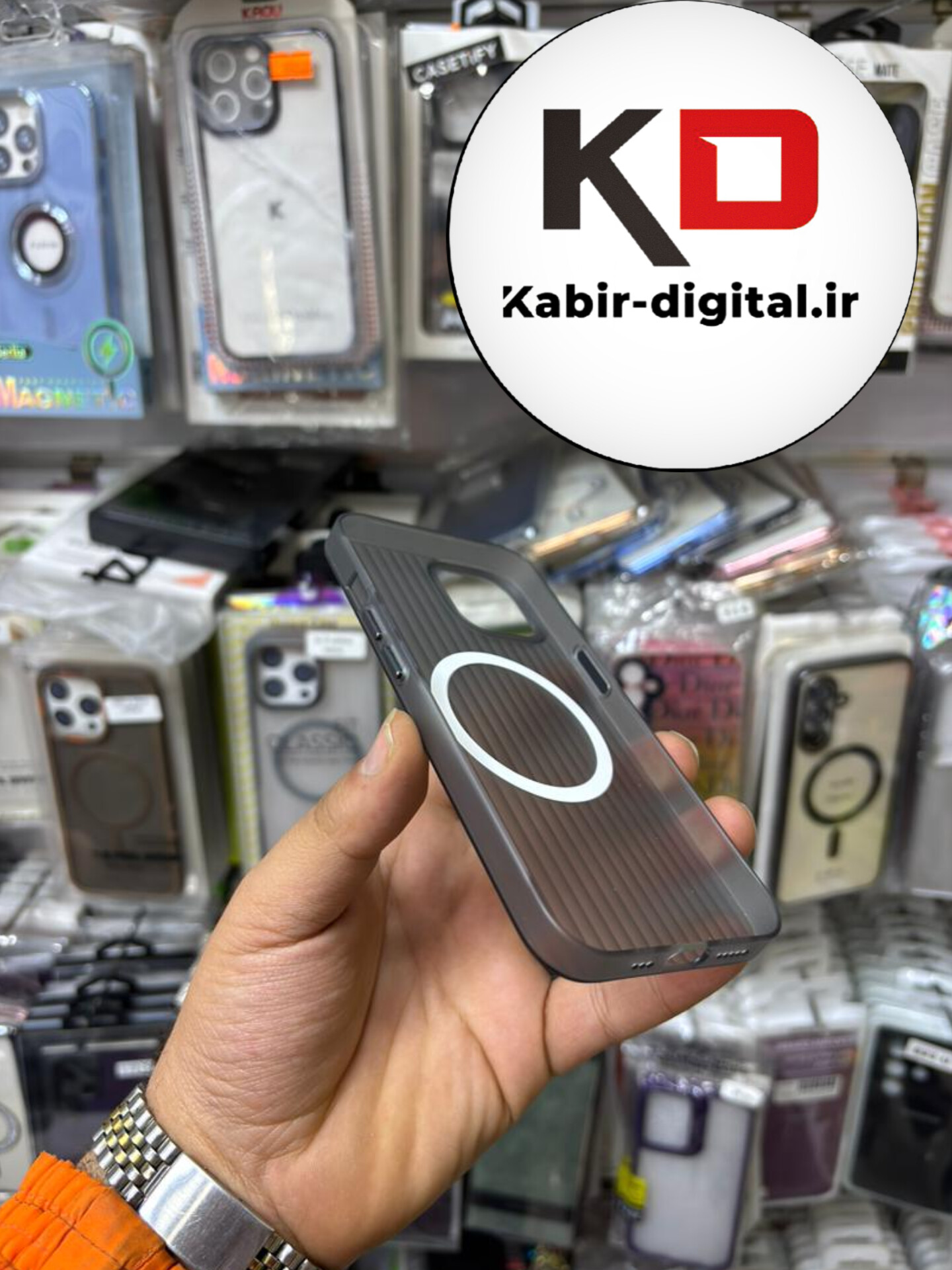 قاب گوشی iPhone 13 / iPhone 14 آیفون اسپرت Magsafe مگ سیف دار اورجینال کرکره ای برجسته نقره ای