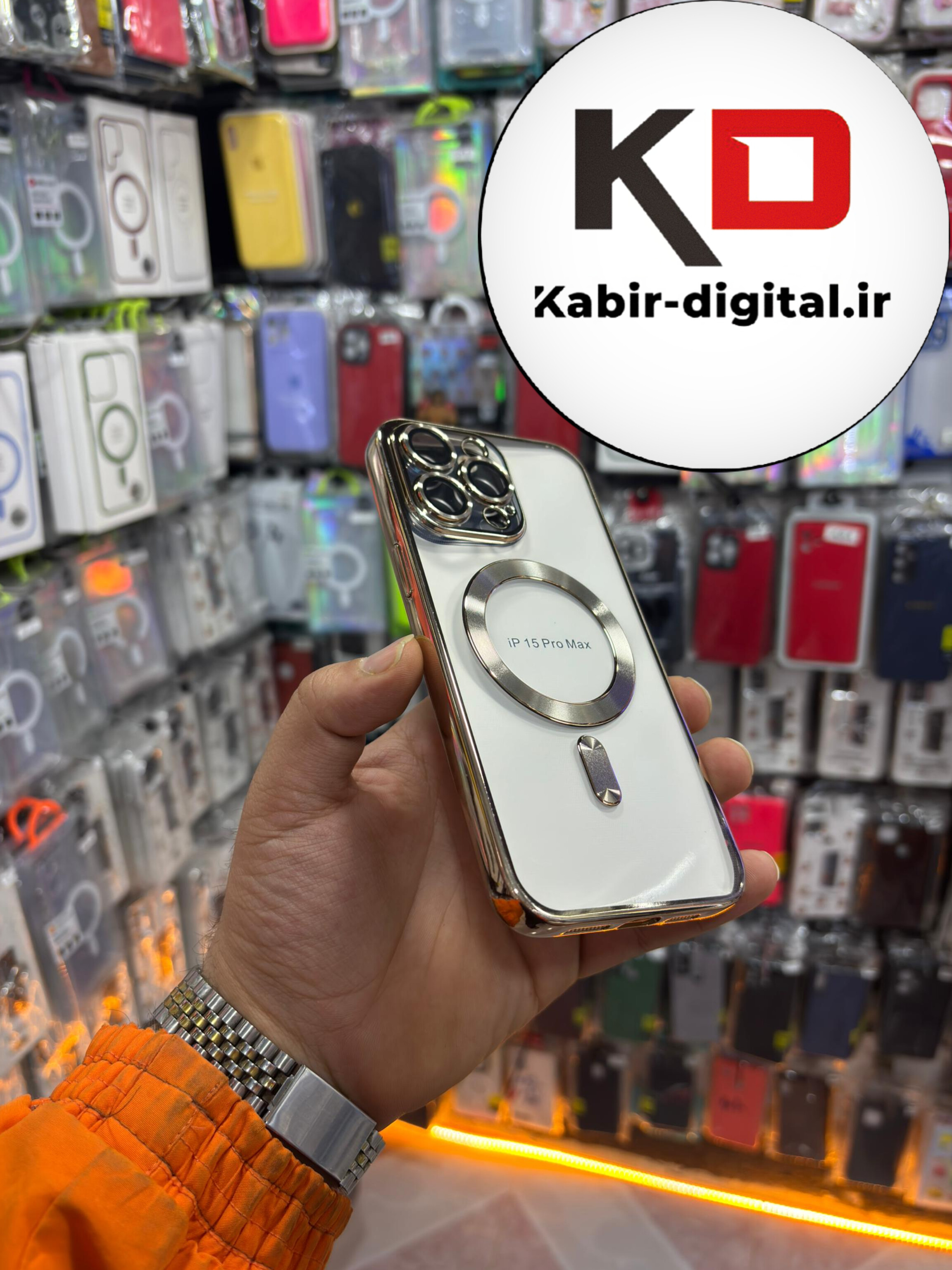 قاب گوشی iPhone 15 PROMAX آیفون الکتروپلیتینگ ژله ای شفاف اورجینال طرح مگ سیف محافظ لنز دار طلایی