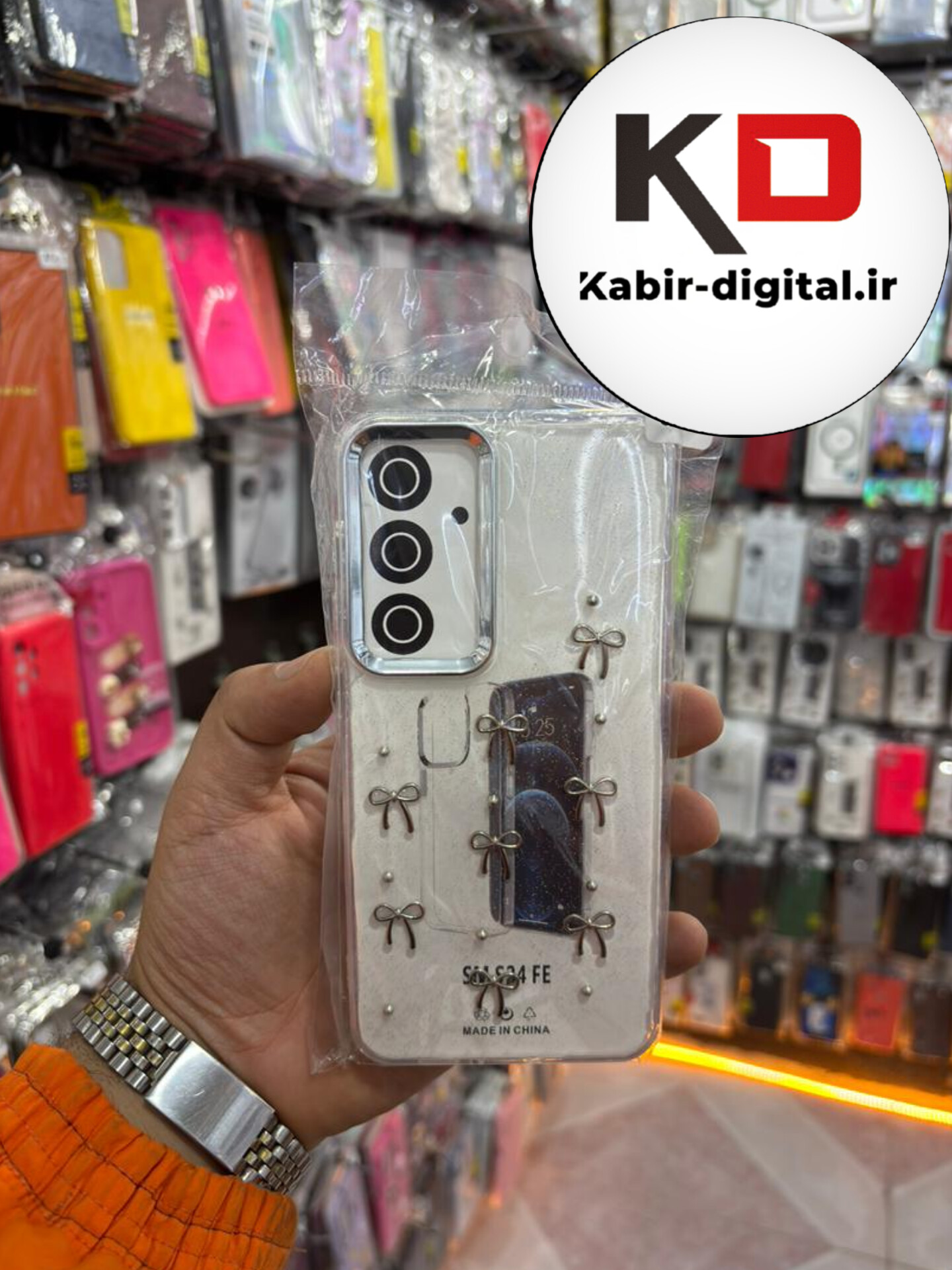 قاب گوشی Galaxy S24 FE سامسونگ لاکچری شفاف رزینی طرح شاین لنز کرومی طرح پاپیون