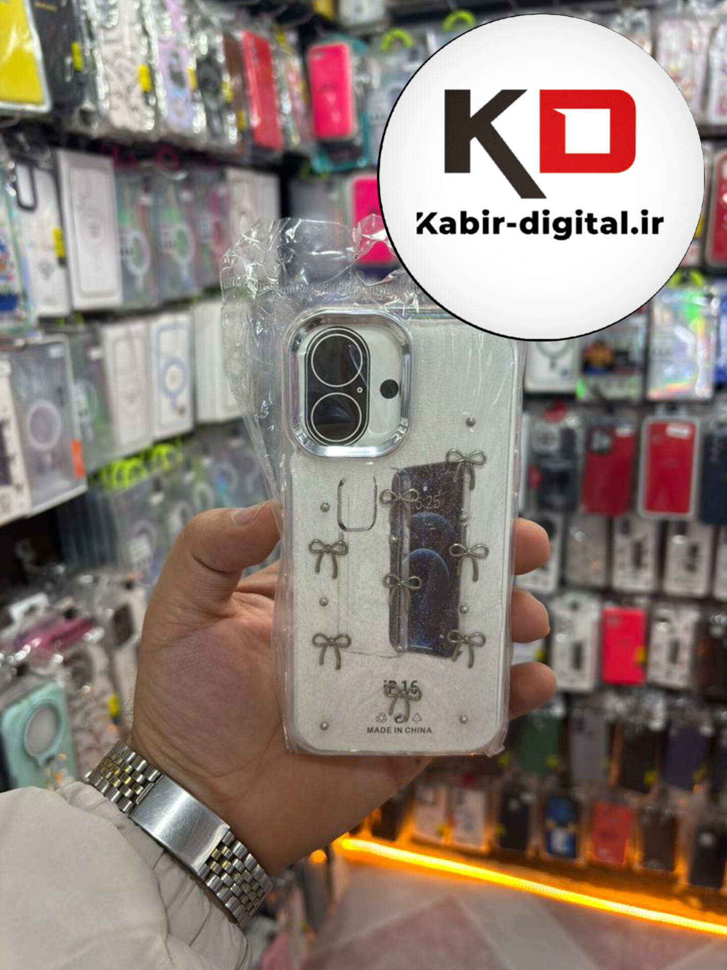 قاب گوشی iPhone 16 آیفون لاکچری شفاف رزینی طرح شاین لنز کرومی طرح پاپیون