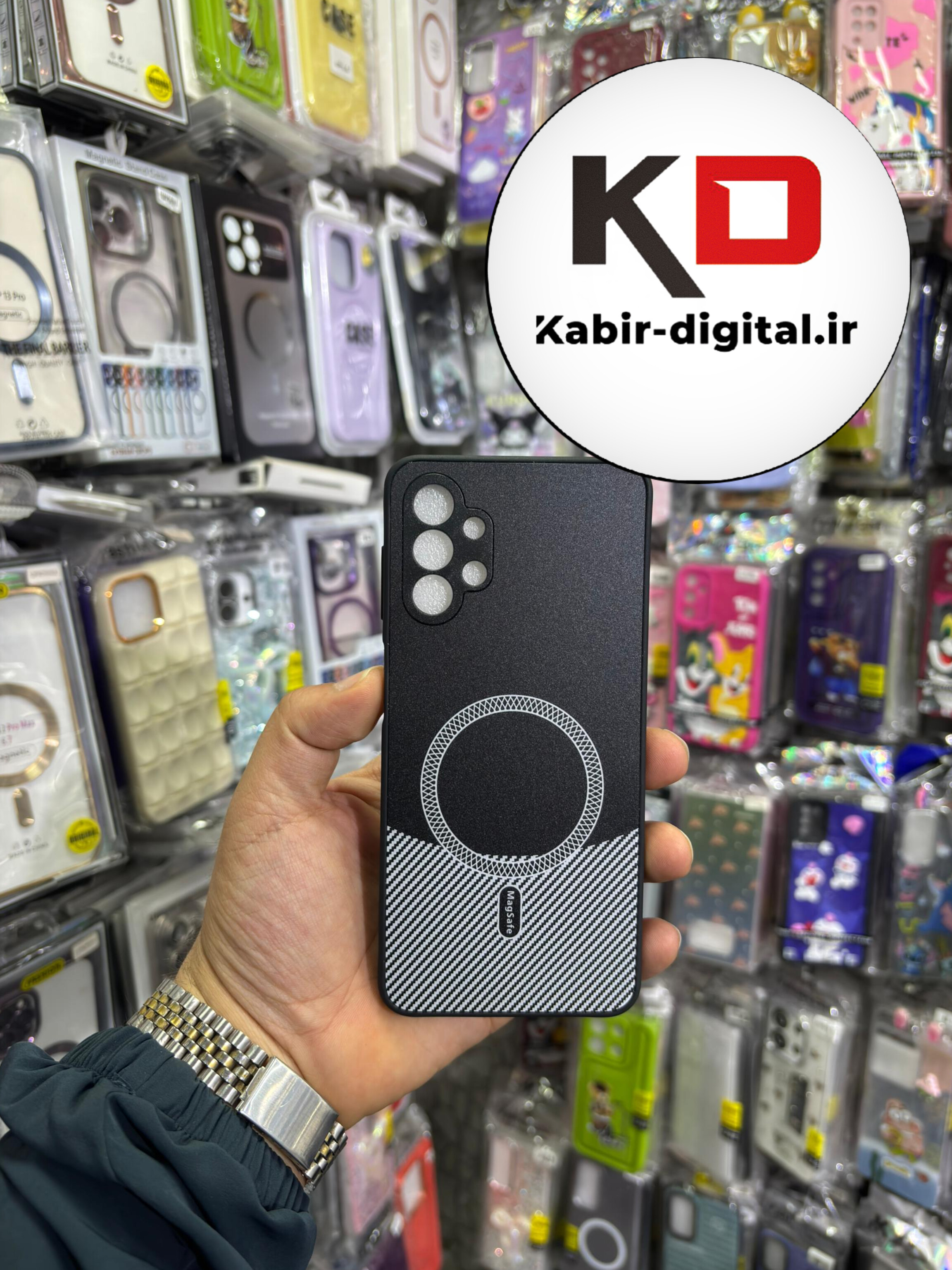 قاب گوشی Galaxy A32 4G سامسونگ کربن طرح مگ سیف فلزی Magsafe لوکس محافظ لنز دار