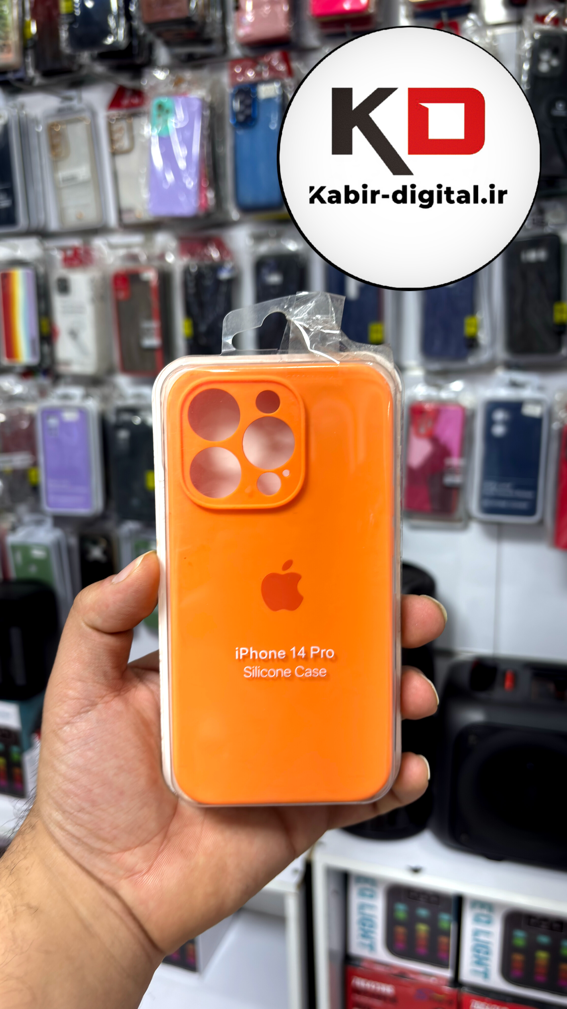 قاب گوشی iPhone 14 Pro آیفون سیلیکونی اورجینال پاک کنی درجه یک زیربسته محافظ لنز دار نارنجی