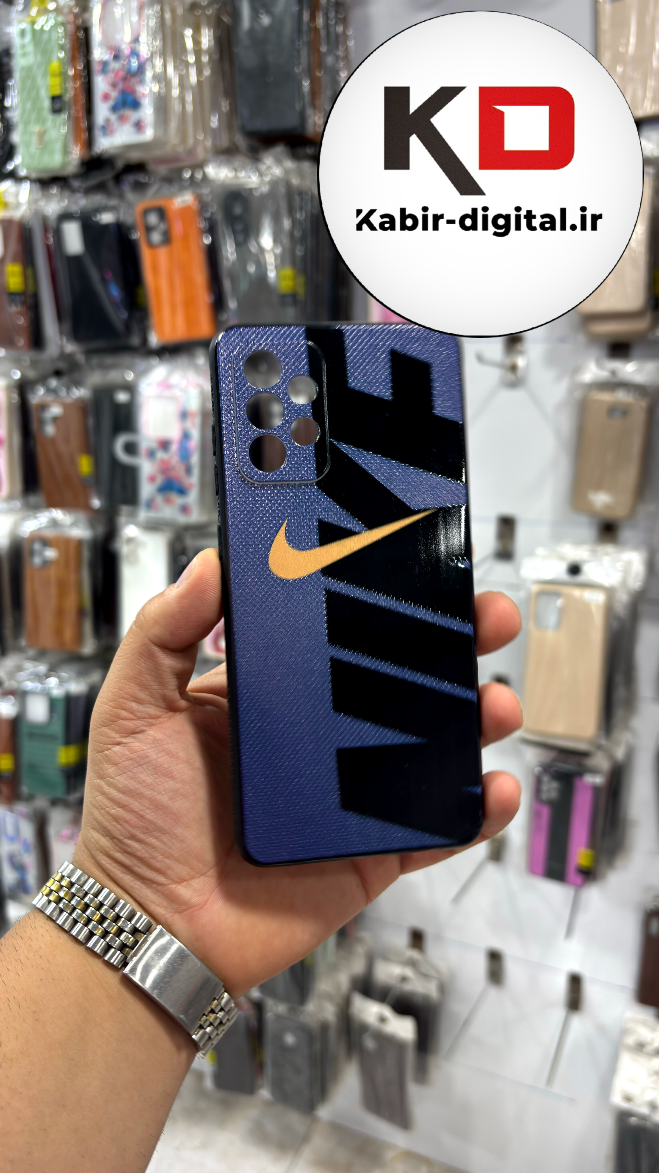 قاب گوشی Galaxy A72 سامسونگ فانتزی برجسته سوزنی  محافظ لنز دار طرح نایک