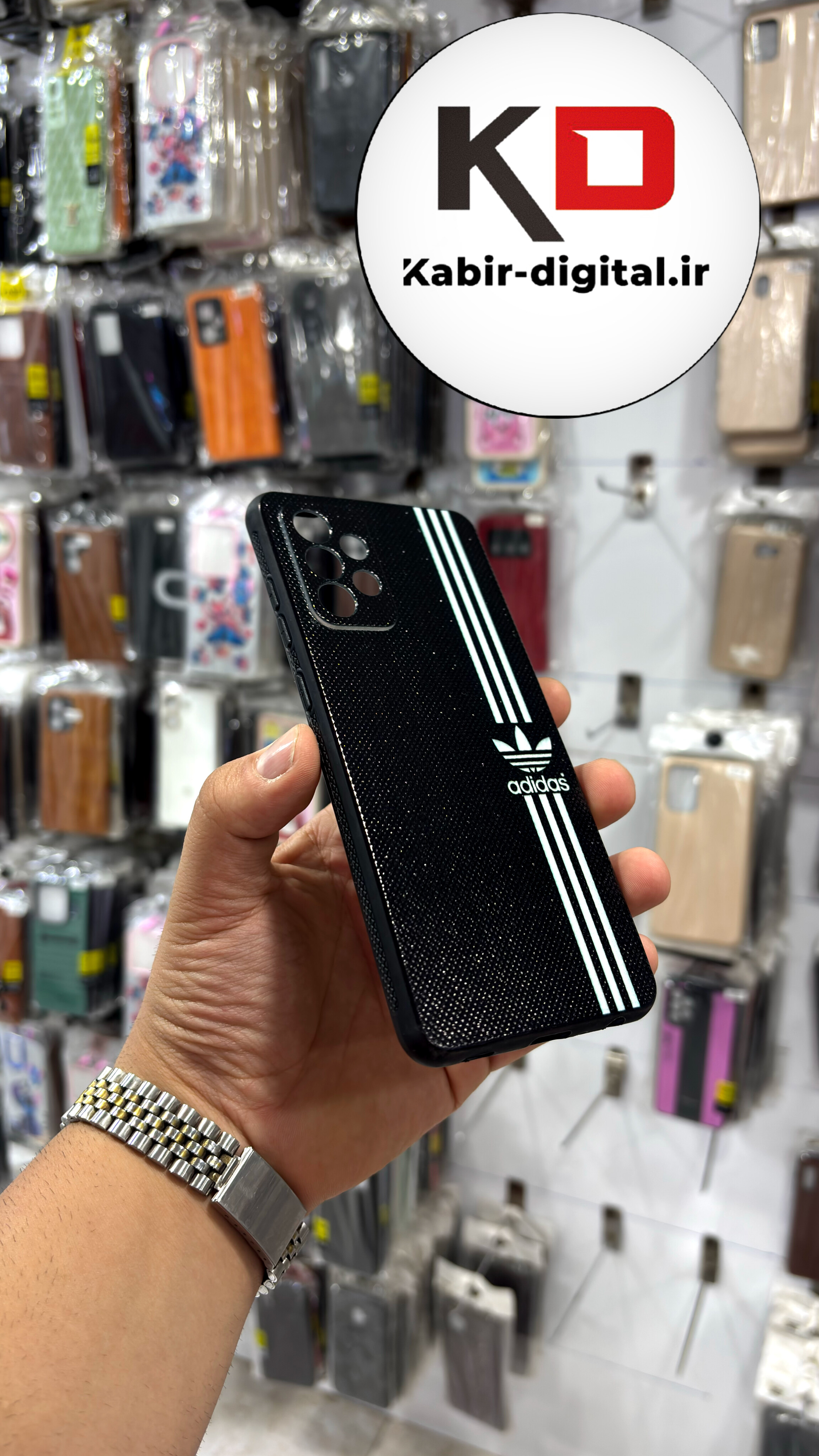 قاب گوشی Galaxy A72 سامسونگ فانتزی برجسته سوزنی  محافظ لنز دار طرح آدیداس