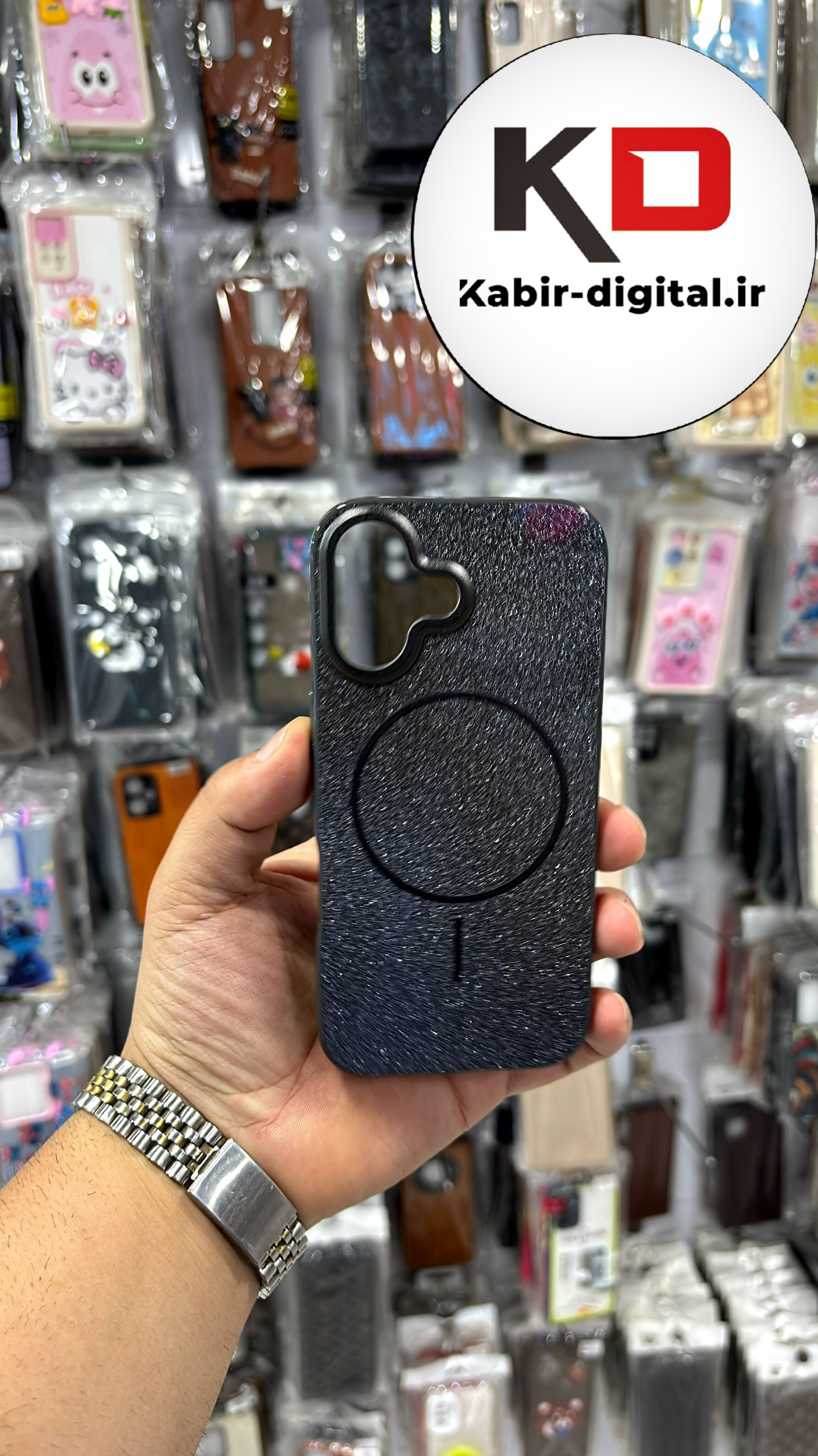 قاب گوشی iPhone 17 آیفون PC CASE طرح مگ سیف Magsafe اکلیلی مشکی