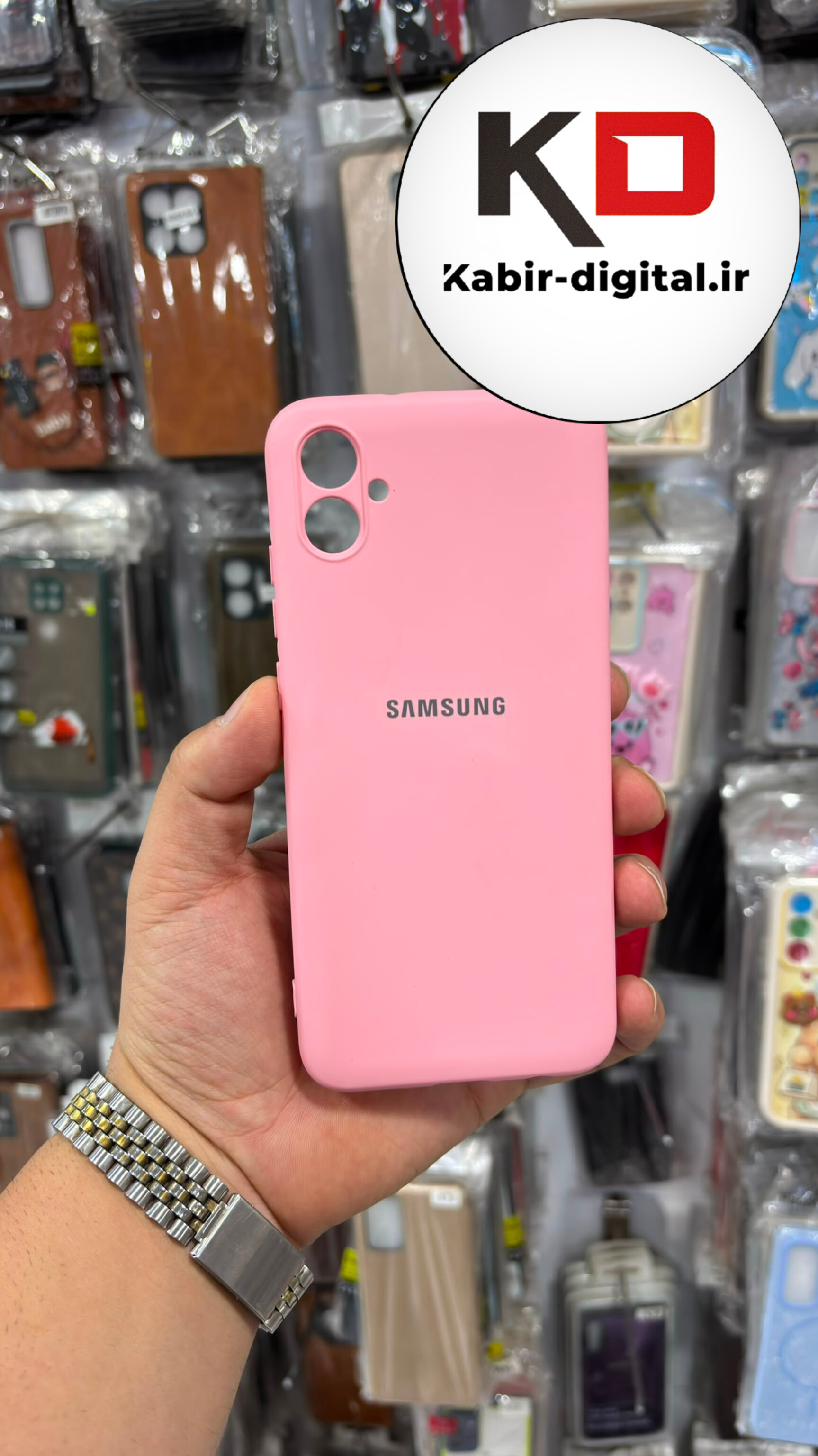 قاب گوشی Galaxy A04E سامسونگ سیلیکونی اورجینال درجه یک زیر بسته داخل پارچه محافظ لنزدار صورتی پاستیلی