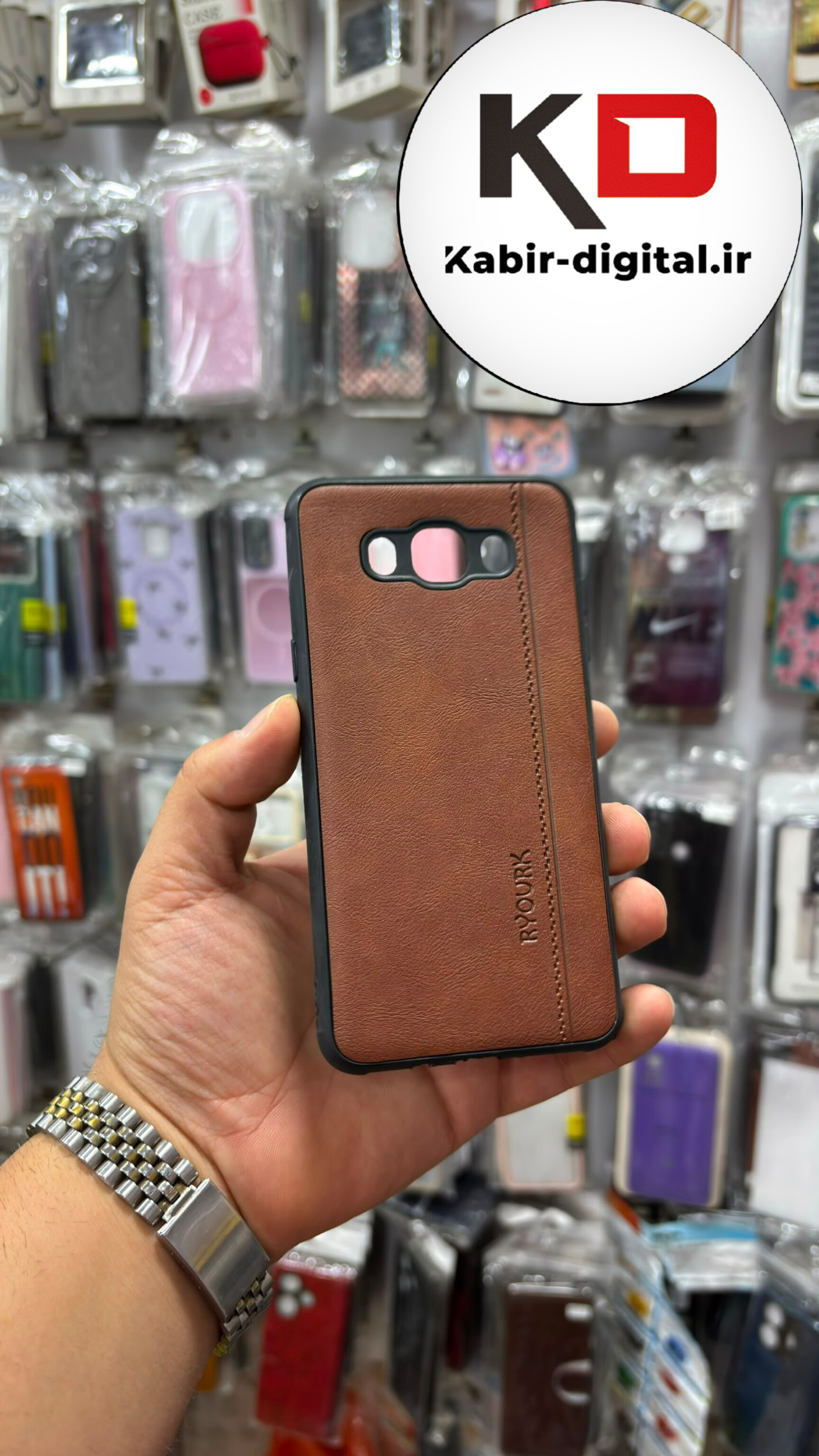 قاب گوشی Galaxy J7 سامسونگ سیلیکونی طرح چرمی کلاسیک RYOURK محافظ لنز دار قهوه ایی