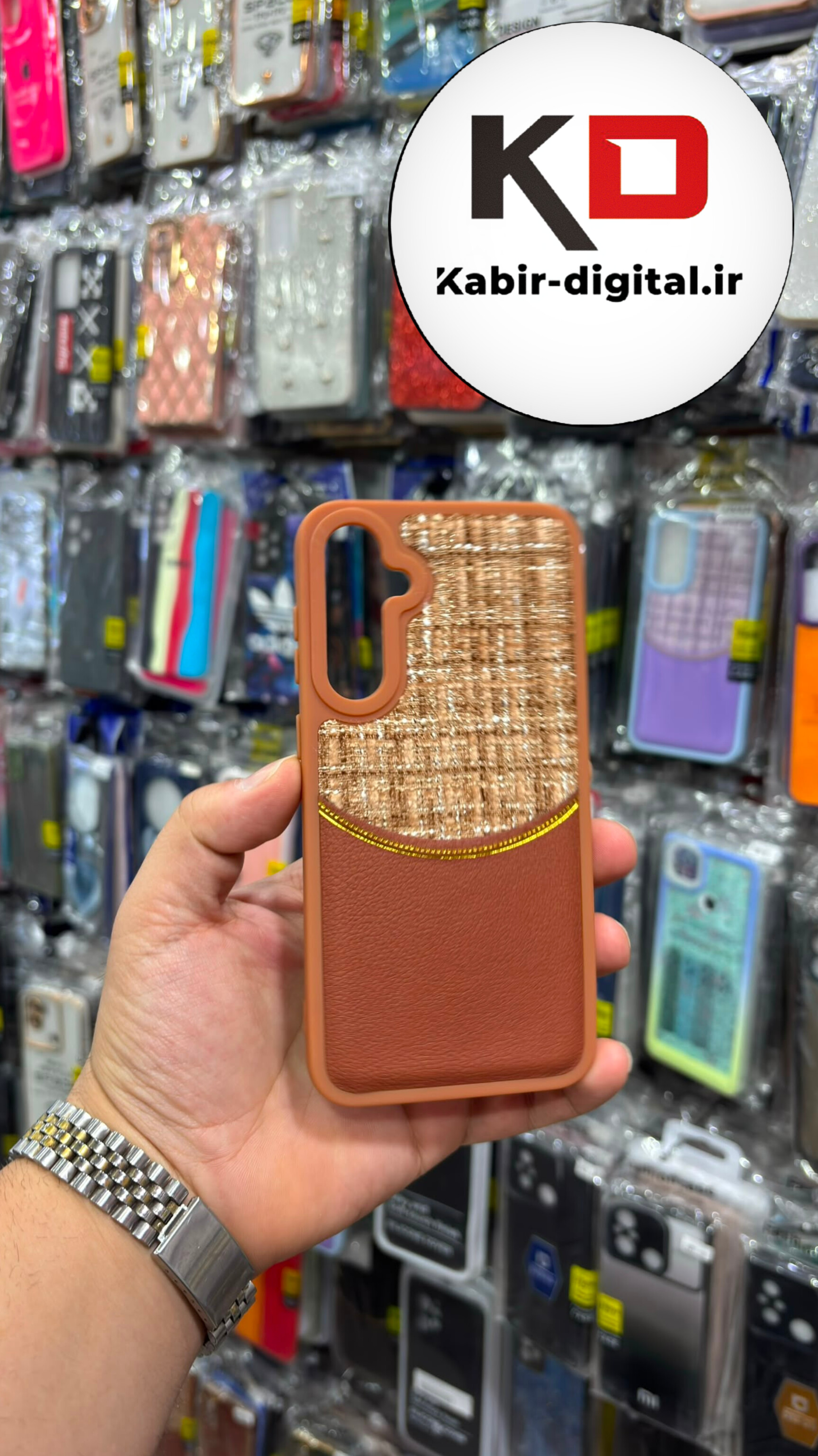 قاب گوشی Galaxy S23 FE سامسونگ سیلیکونی اورجینال طرح دو تیکه مخمل چرمی لنز کرومی