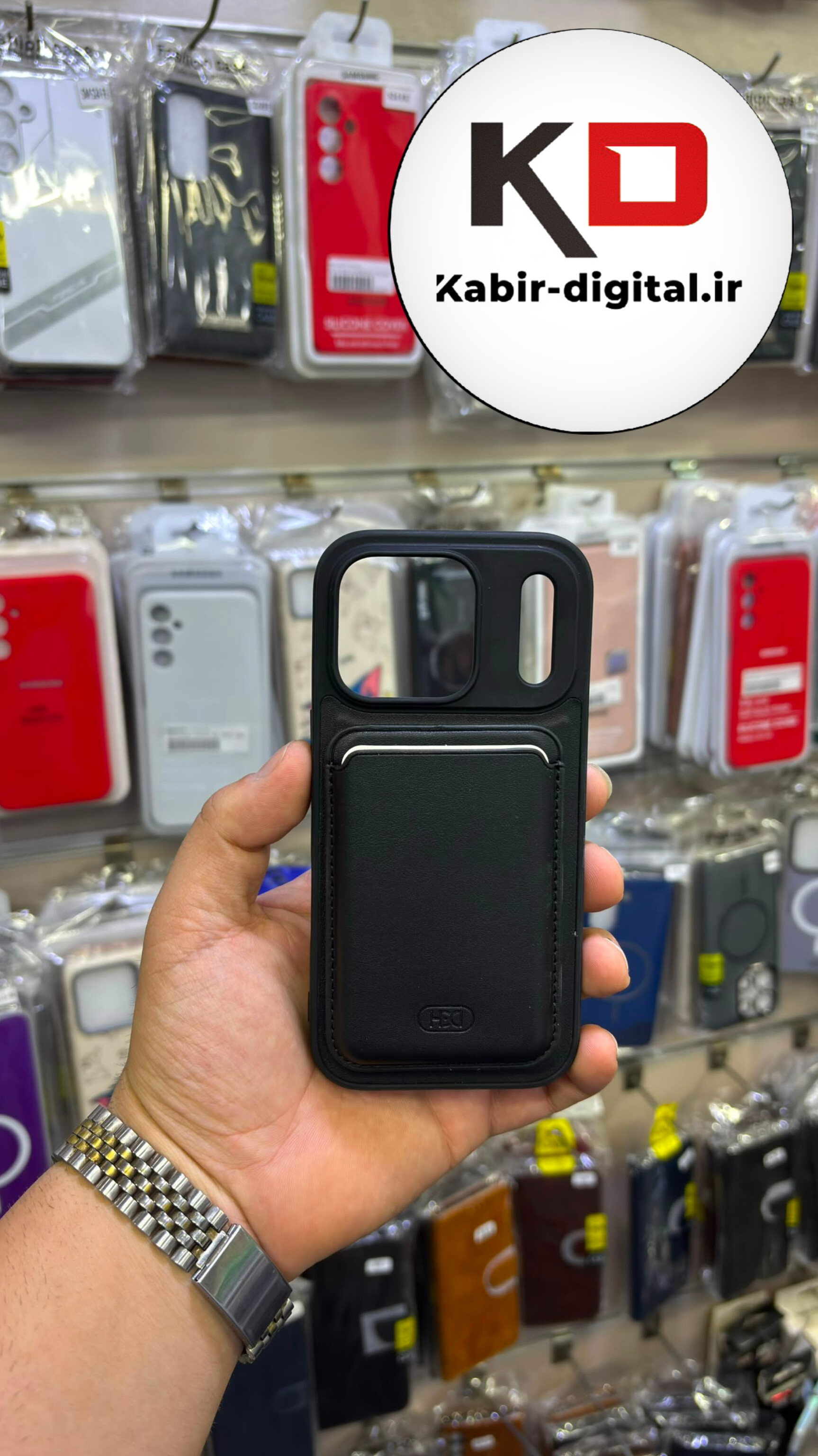 قاب گوشی  iPhone 17 pro  آیفون چرمی کلاسیک Q Series اورجینال مگ سیف MagSafe جاکارتی دار جداشونده مشکی
