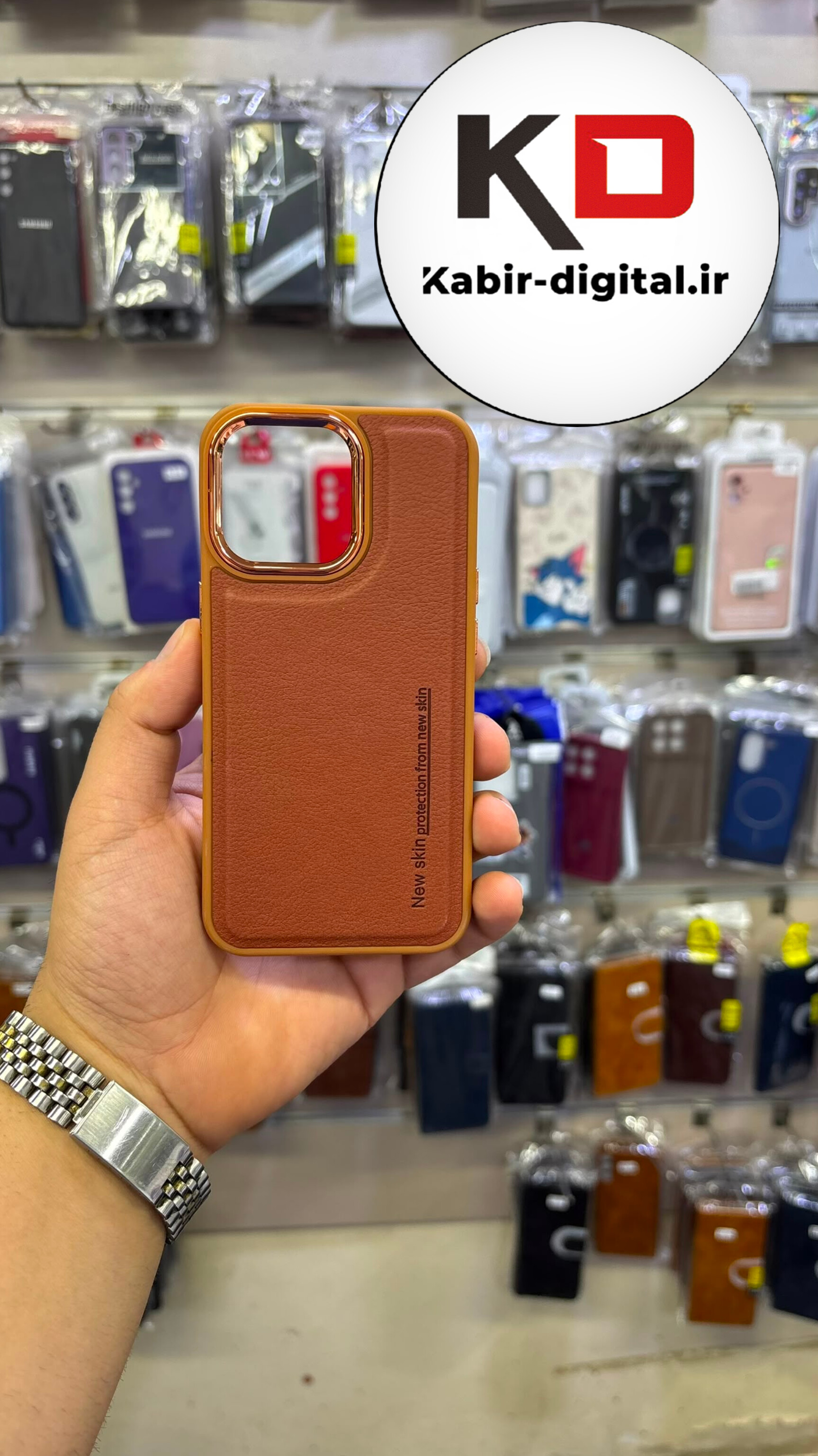 قاب گوشی iPhone 13 Pro آیفون  طرح چرمی کلاسیک HARD متال کیس Puloka محافظ لنزدار کرومی عسلی