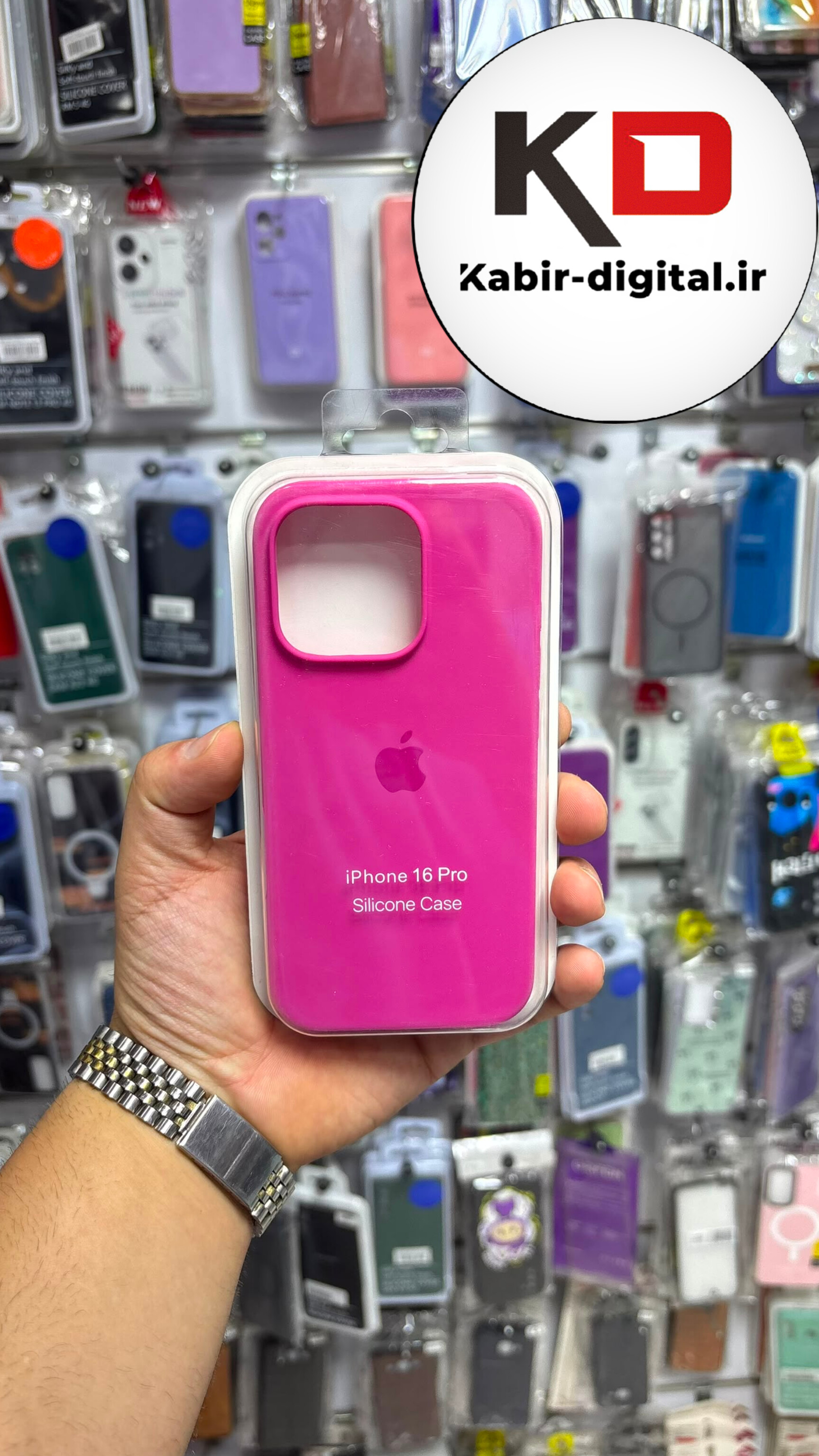 قاب گوشی iPhone 16 Pro آیفون سیلیکونی اورجینال درجه یک داخل پارچه محافظ لنزدار