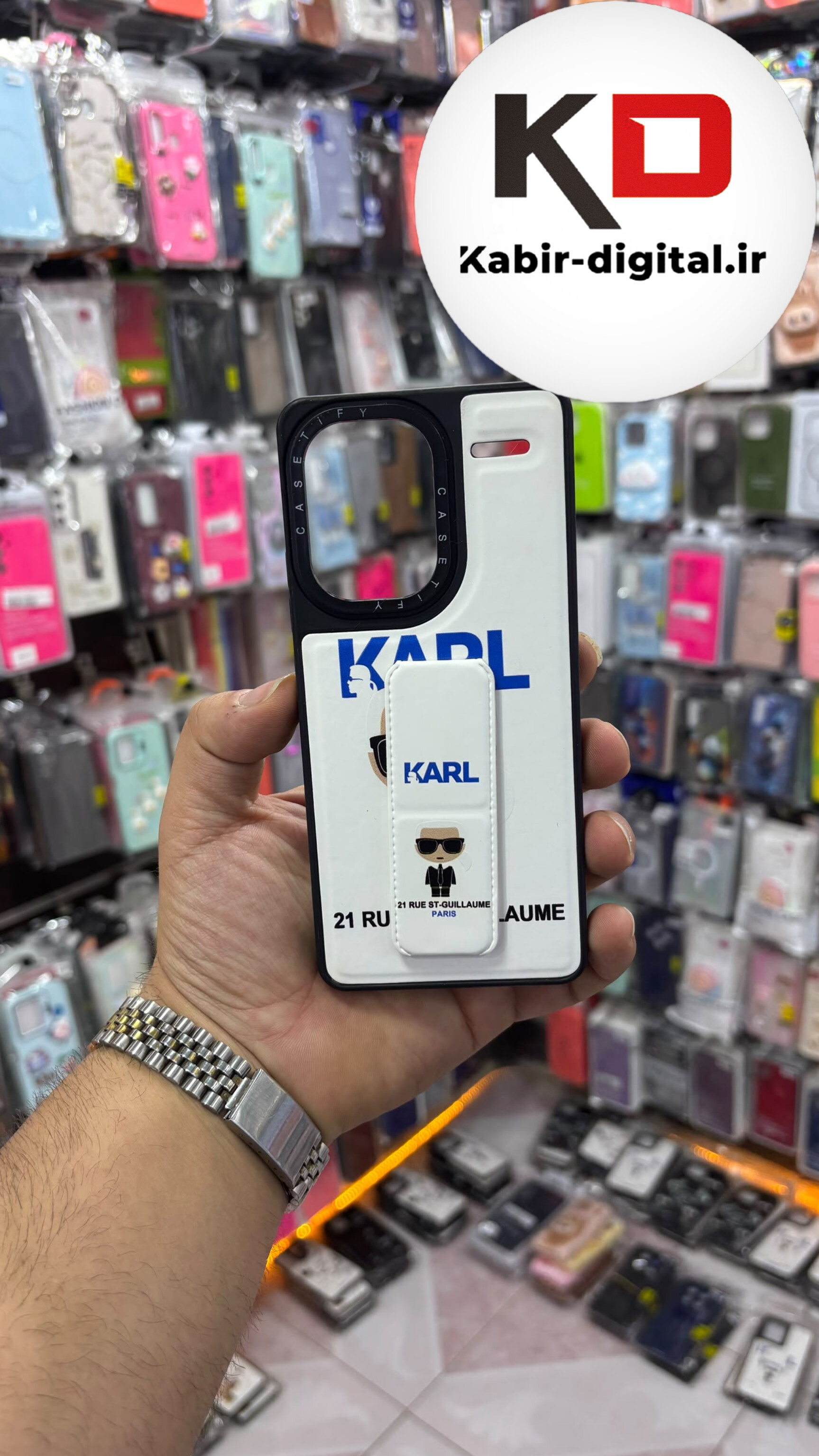 قاب گوشی Redmi Note 13 Pro Plus شیائومی Casetify استند شو اسپرت لنز برجسته طرح کارل سفید