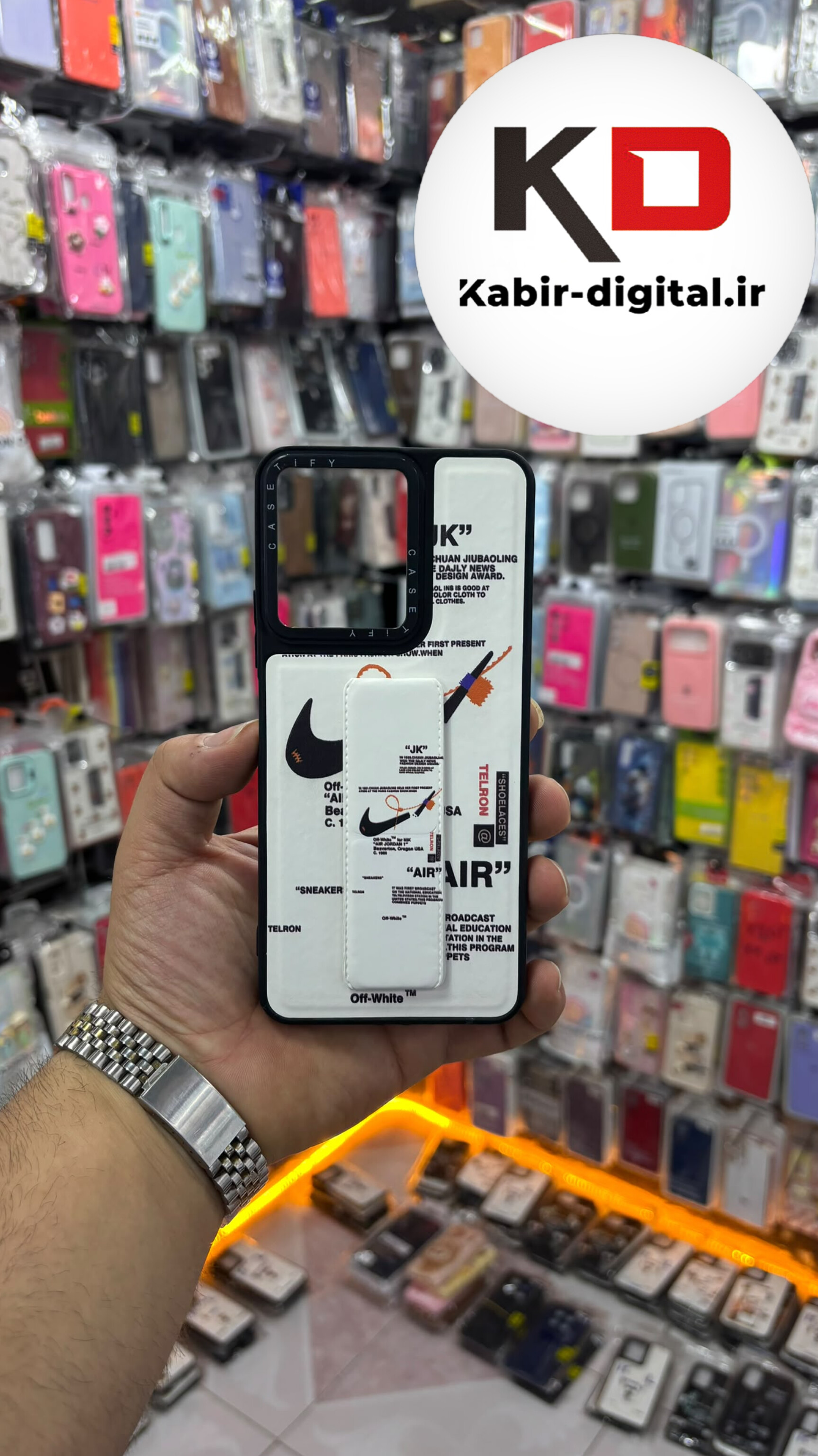 قاب گوشی Redmi 13c / POCO C65 شیائومی Casetify استند شو اسپرت لنز برجسته طرح نایک سفید