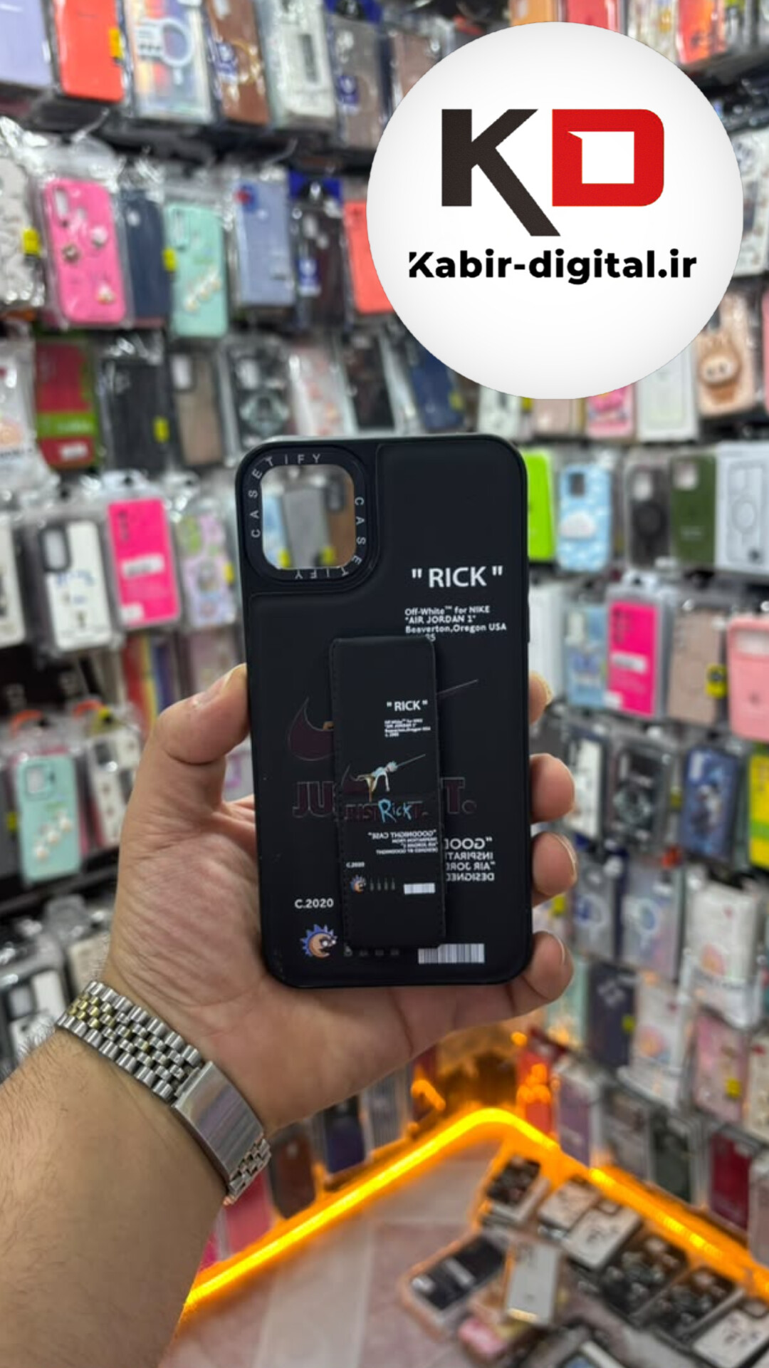 قاب گوشی iPhone 11 Pro Max ایفون Casetify استند شو اسپرت لنز برجسته طرح نایک مشکی