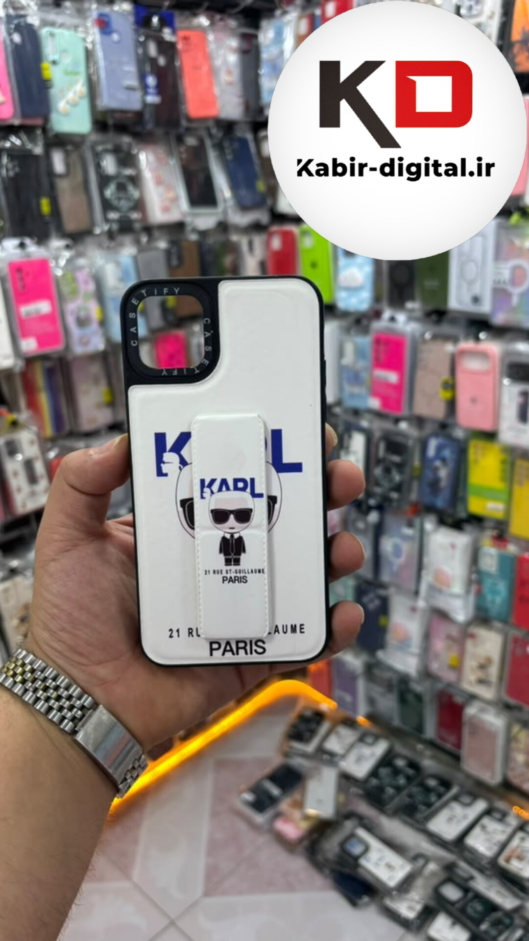 قاب گوشی iPhone 11 Pro Max ایفون Casetify استند شو اسپرت لنز برجسته طرح کارل سفید