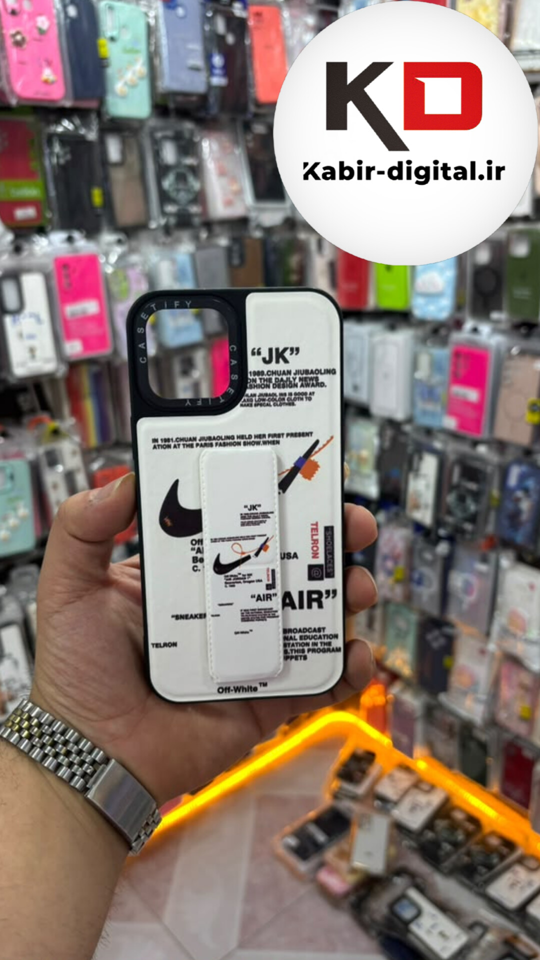 قاب گوشی iPhone 12 Pro Max ایفون Casetify استند شو اسپرت لنز برجسته طرح نایک سفید